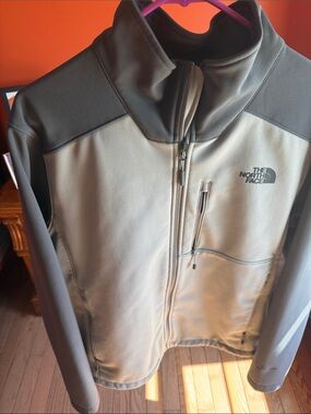 The North Face Men's Gray Performance Jacket